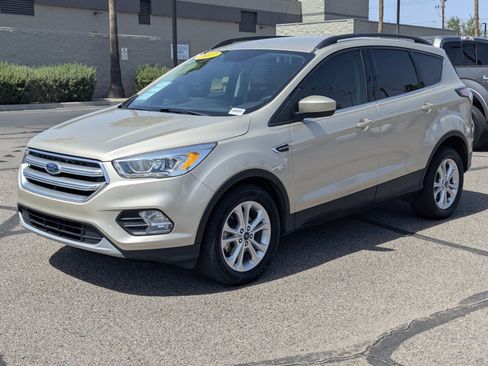 Certified 2017 Ford Escape SE w/ Equipment Group 201A FWD image 5