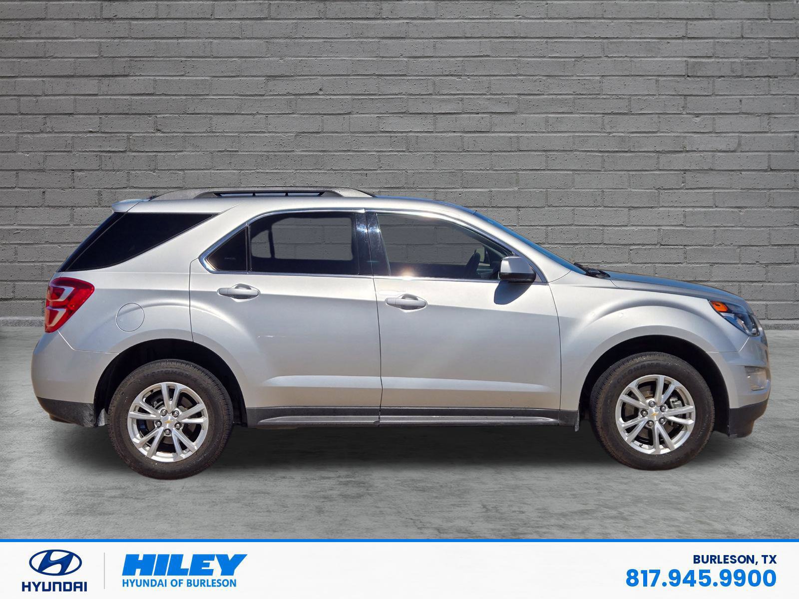 Used 2017 Chevrolet Equinox LT w/ Convenience Package FWD image 3
