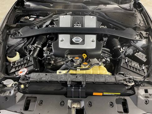 Used 2014 Nissan 370Z Touring RWD image 13