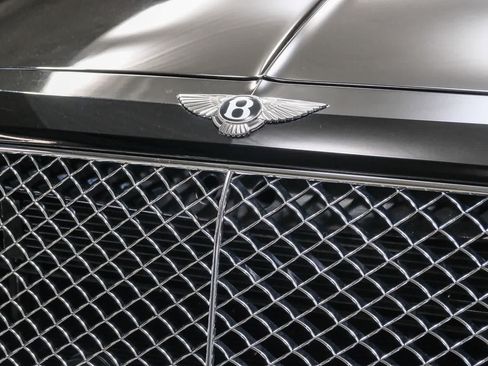 Used 2018 Bentley Bentayga AWD/4WD image 13