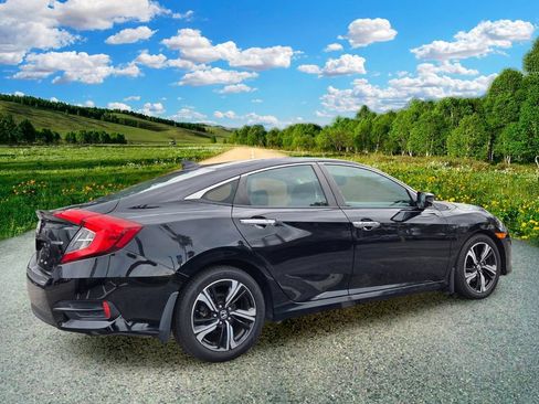 Used 2016 Honda Civic Touring image 6