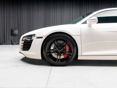 Used 2009 Audi R8 V8 image 23