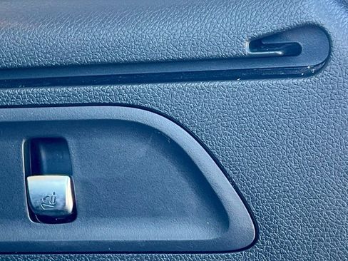 Certified 2022 Mercedes-Benz GLC 300 4MATIC image 36