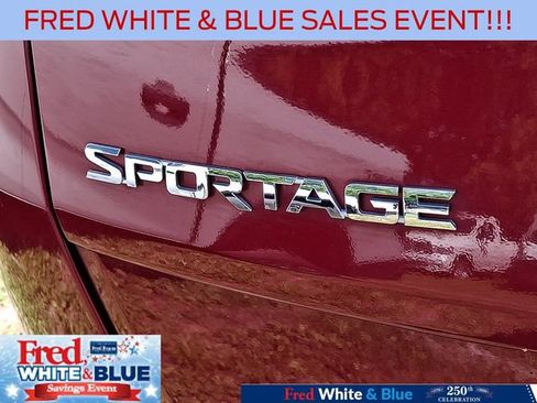Used 2020 Kia Sportage LX AWD/4WD image 11