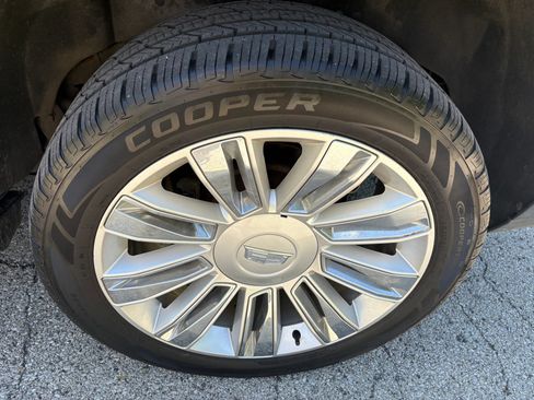 Used 2018 Cadillac Escalade Platinum AWD/4WD image 9