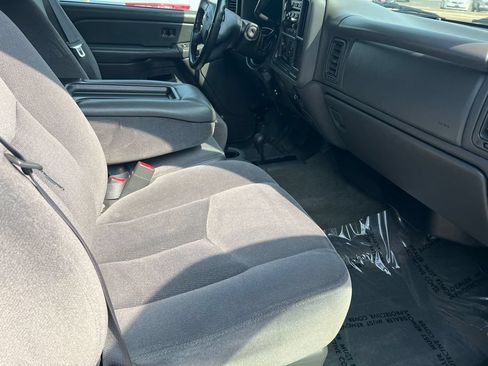 Used 2006 GMC Sierra 2500 SLE w/ Onstar Plus Package AWD/4WD image 15