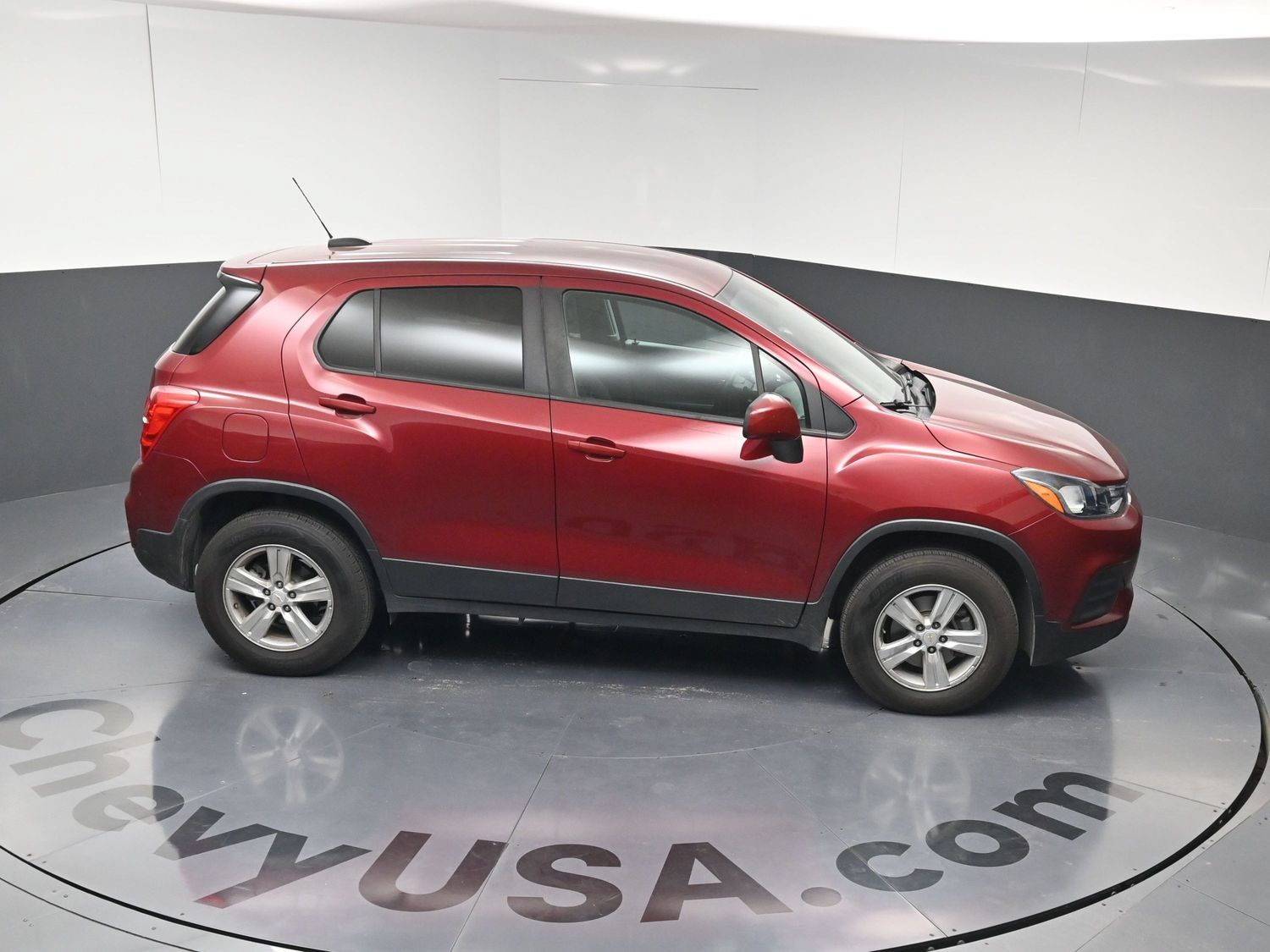 Used 2021 Chevrolet Trax LS w/ Tint and Cruise Package AWD/4WD image 16