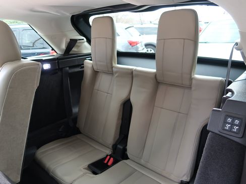 Used 2016 Land Rover Range Rover Sport HSE image 46