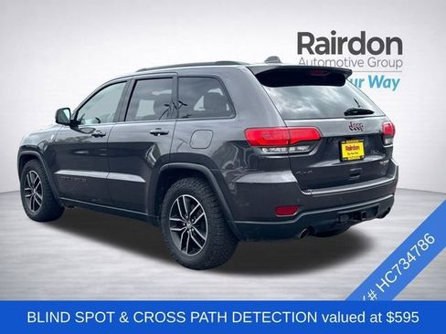 Used 2017 Jeep Grand Cherokee Trailhawk w/ Trailhawk Luxury Group AWD/4WD image 4