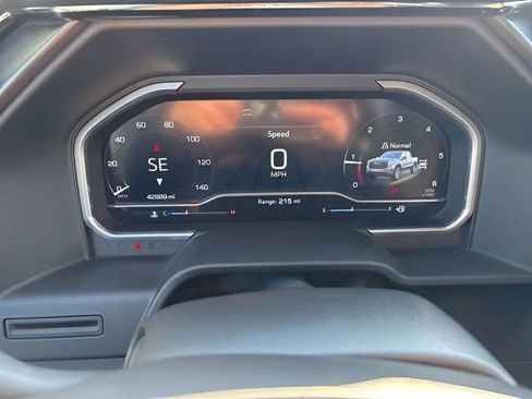 Used 2024 GMC Sierra 1500 AT4 w/ AT4 Preferred Package image 7