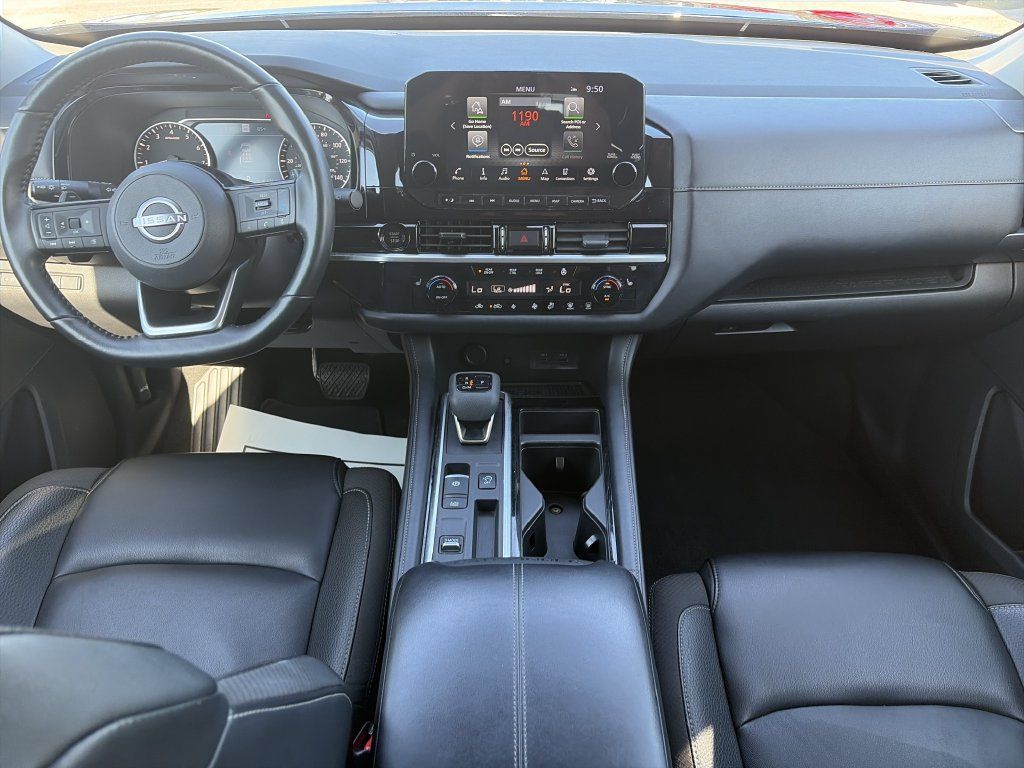 Used 2025 Nissan Pathfinder SL FWD image 14