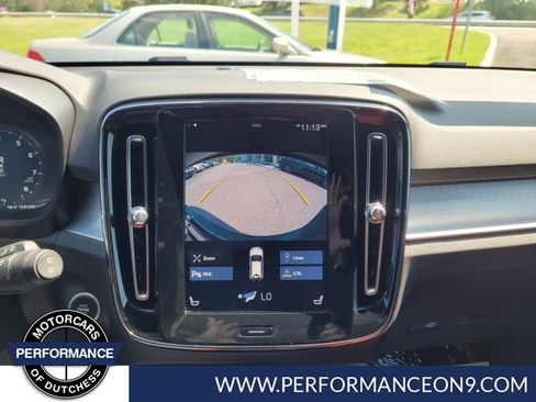 Used 2020 Volvo XC40 T5 Momentum w/ Protection Package image 19