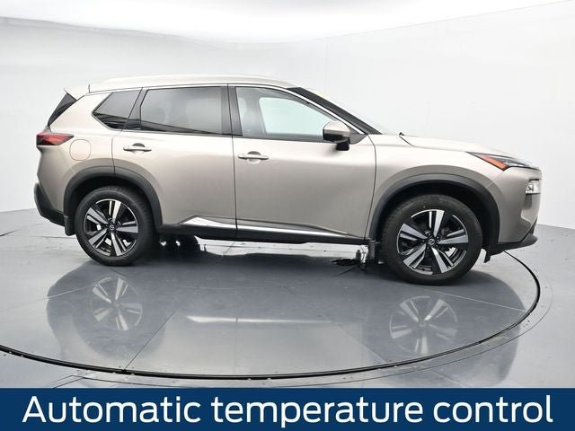 Used 2021 Nissan Rogue SL AWD/4WD image 12
