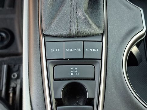 Certified 2022 Toyota Camry SE AWD/4WD image 28