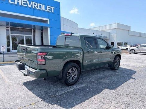 Used 2025 Nissan Frontier SV w/ SV Convenience Package RWD image 3