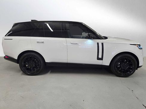 New 2026 Land Rover Range Rover SE image 6