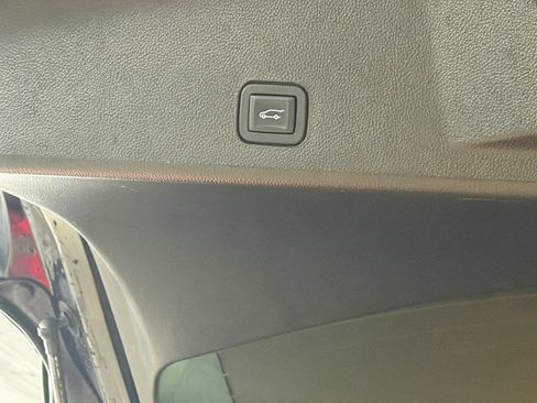 Used 2012 Cadillac SRX Performance image 9