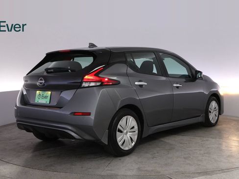 Used 2025 Nissan Leaf S FWD image 3