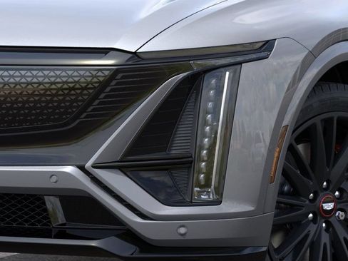 New 2026 Cadillac Lyriq V w/ LPO, Floor Liner Package AWD/4WD image 11