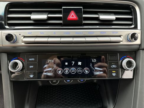 Certified 2026 Genesis G70 2.5T AWD/4WD image 19