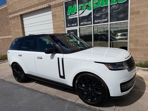 Used 2023 Land Rover Range Rover SE image 9