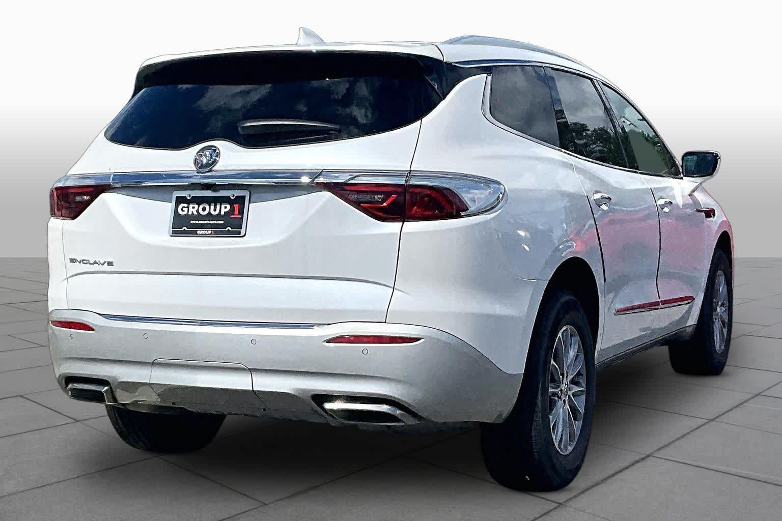 Used 2024 Buick Enclave Essence FWD image 24