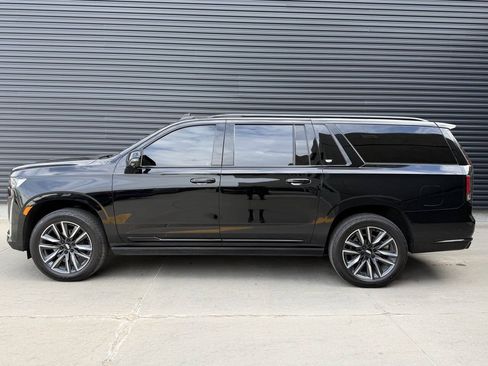 Used 2023 Cadillac Escalade ESV Sport Platinum w/ LPO, ONYX Package AWD/4WD image 9