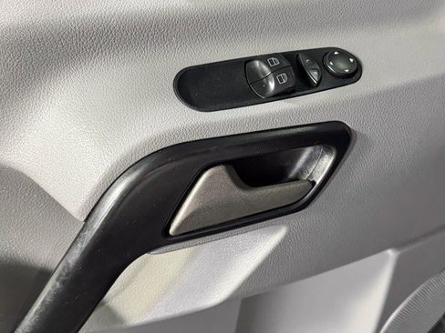 Used 2016 Mercedes-Benz Sprinter 2500 image 28