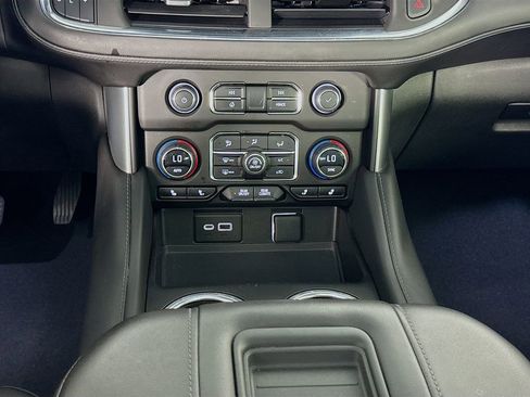 Used 2023 Chevrolet Tahoe Z71 w/ Luxury Package AWD/4WD image 39