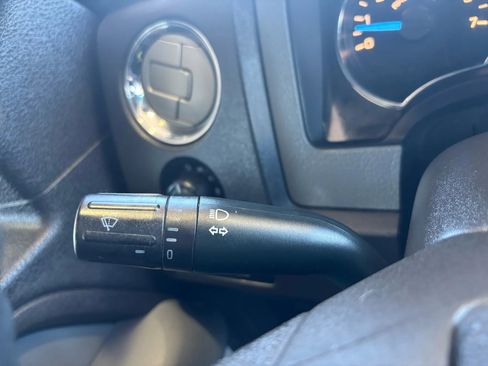 Used 2012 Ford F150 XLT image 12