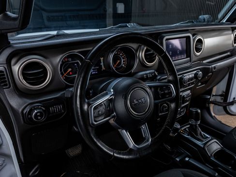 Used 2020 Jeep Gladiator Sport w/ Quick Order Package 24S AWD/4WD image 16