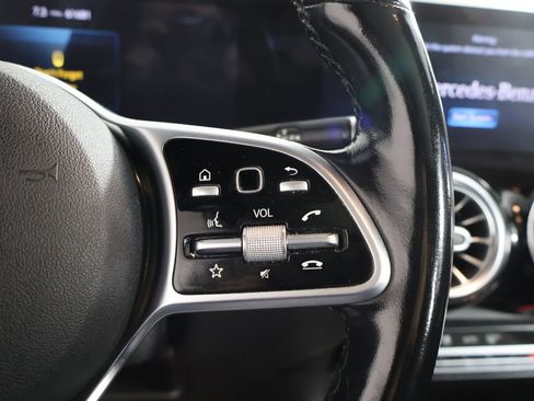 Used 2021 Mercedes-Benz GLB 250 4MATIC w/ Premium Package image 45