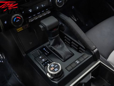 Used 2025 Toyota Tacoma TRD Off-Road image 39