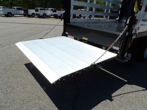 Used 2021 RAM 5500 Tradesman w/ Chrome Appearance Group image 51