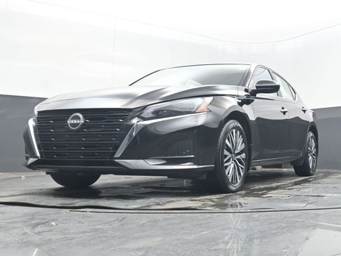 Certified 2025 Nissan Altima 2.5 SV image 24