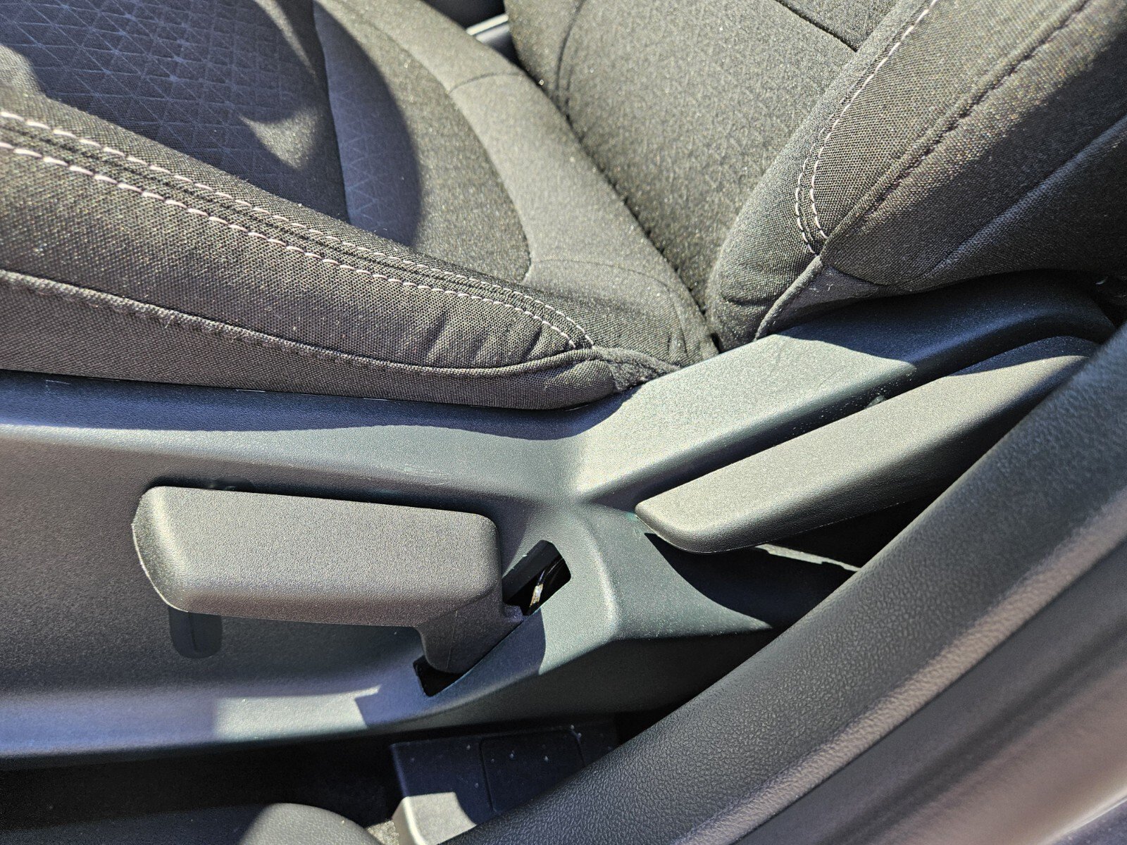 Used 2025 Ford Escape Active w/ Tech Pack #1 FWD image 9