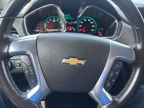 Used 2017 Chevrolet Traverse LT AWD/4WD image 16