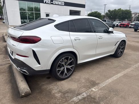 Used 2021 BMW X6 xDrive40i w/ M Sport Package image 4