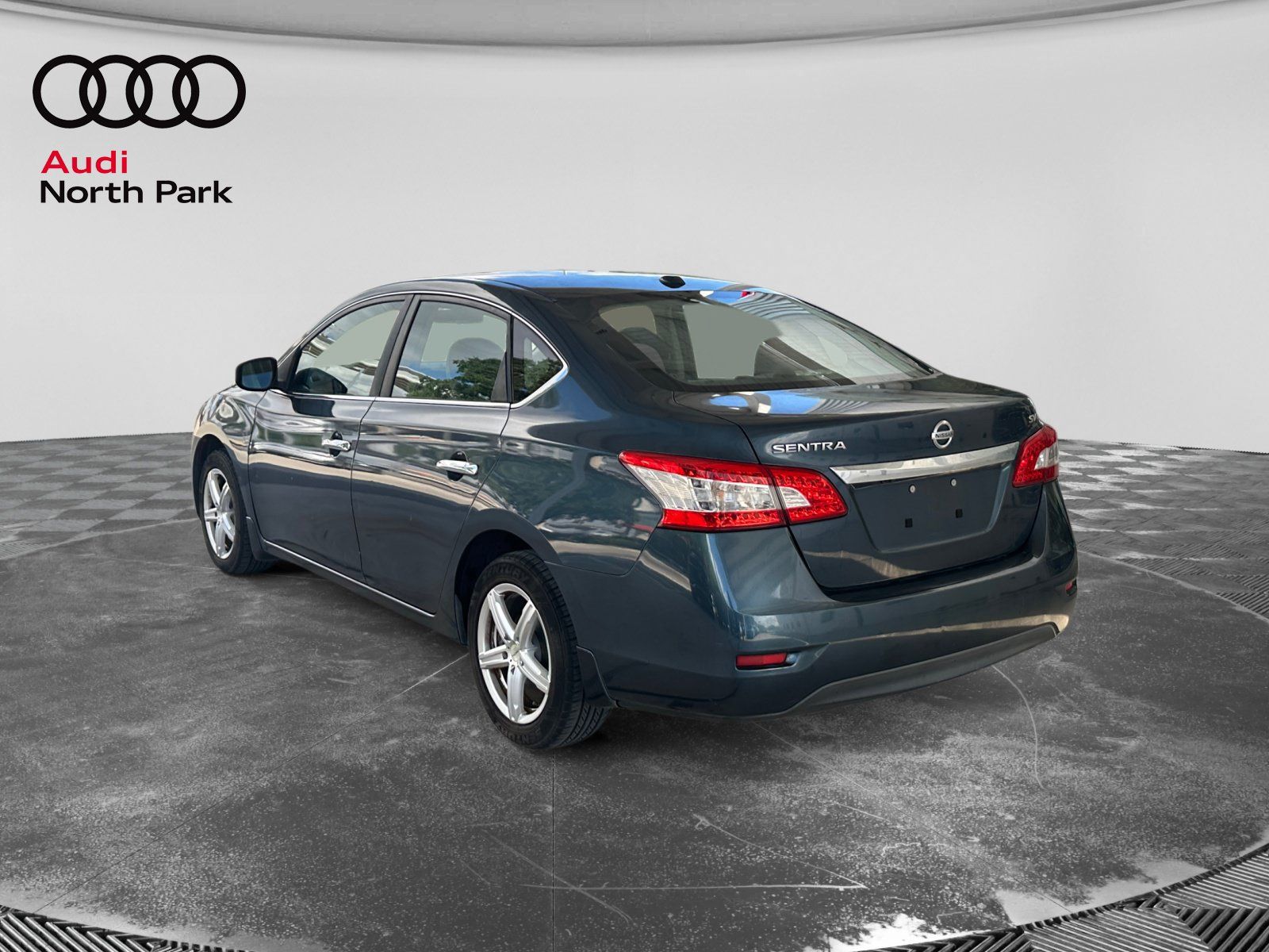 Used 2015 Nissan Sentra SV FWD image 3