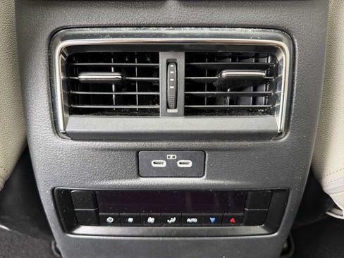 Used 2024 MAZDA CX-90 3.3 Turbo w/ Preferred Plus AWD/4WD image 21