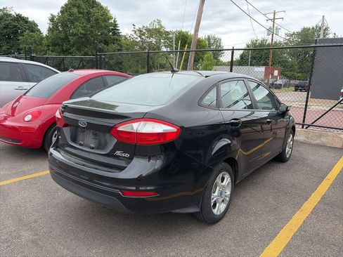 Used 2014 Ford Fiesta SE w/ Comfort Package FWD image 6