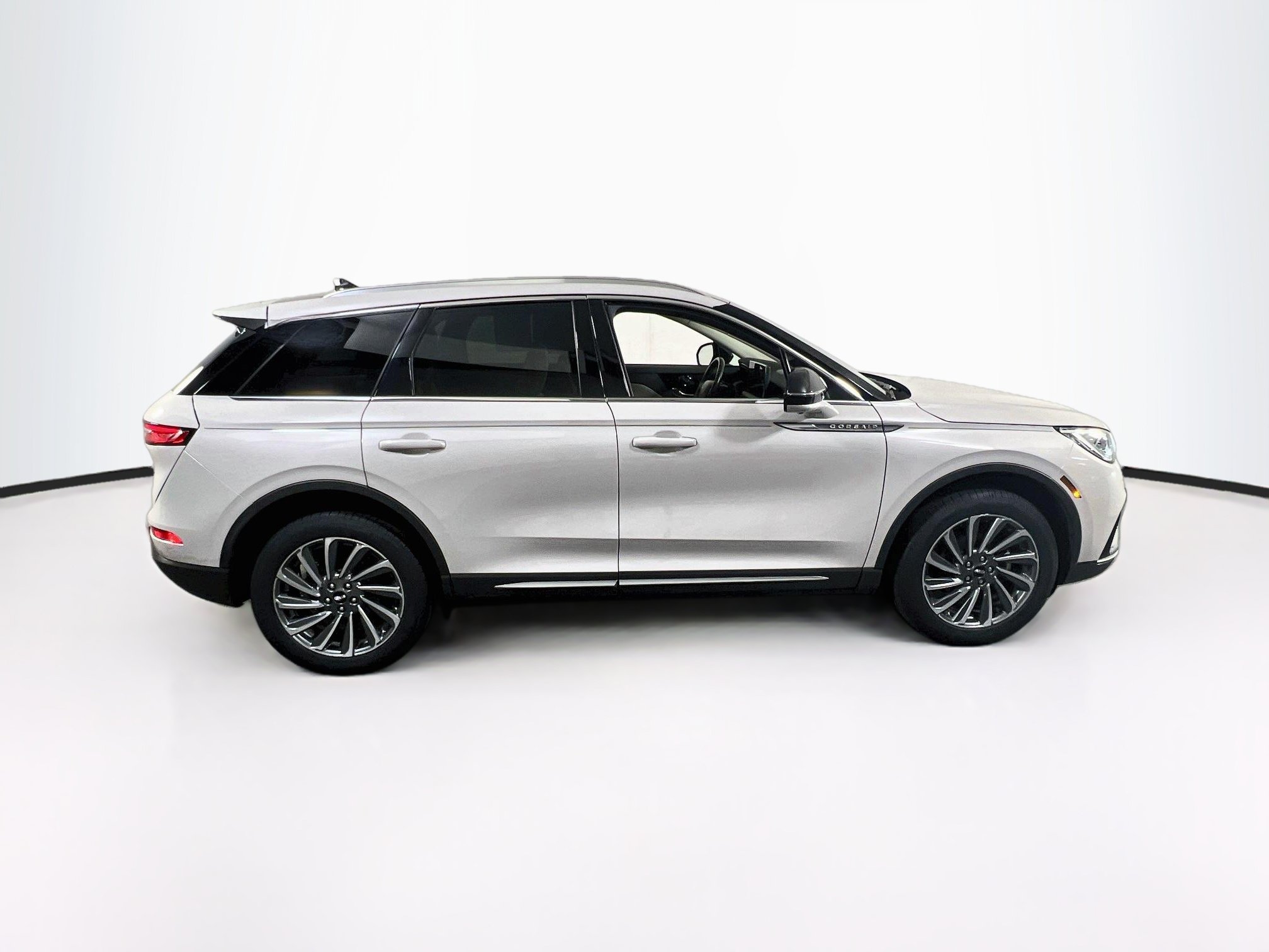 Used 2023 Lincoln Corsair Reserve w/ Equipment Group 201A AWD/4WD image 4