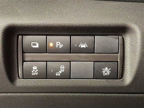 Used 2022 Nissan Kicks S image 28