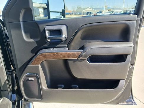 Used 2017 GMC Sierra 3500 Denali w/ Duramax Plus Package image 18