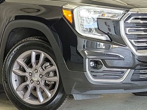 Certified 2023 GMC Terrain SLT image 3