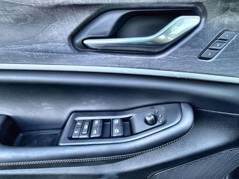 New 2025 Jeep Grand Cherokee Limited w/ Luxury Tech Group II image 15