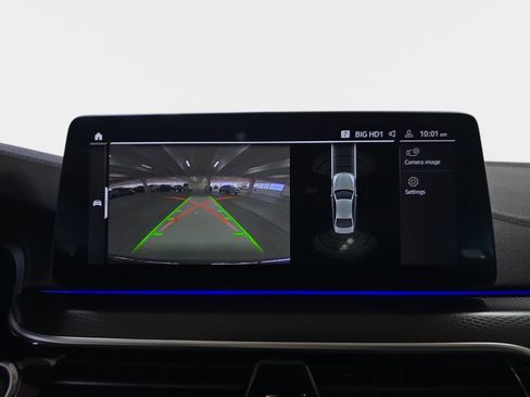 Used 2022 BMW M550i xDrive w/ Dynamic Handling Package image 23