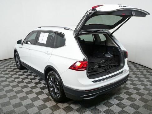Certified 2022 Volkswagen Tiguan SE image 25