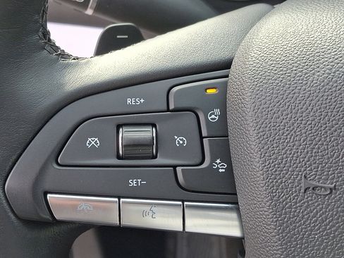 Certified 2023 Cadillac XT4 Luxury w/ Cold Weather Package image 19