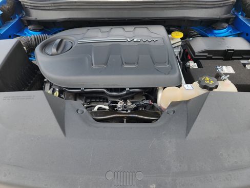 Used 2022 Jeep Cherokee Trailhawk AWD/4WD image 32